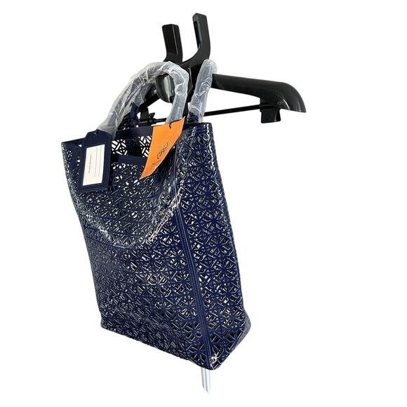 Tory Burch Lattice Perforated Navy Blue Tote Bag NWT beach travel Weekender - Picture 4 of 10